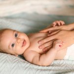 Kalendarz rozwoju dziecka: 4. miesiąc życia – co potrafi maluch?